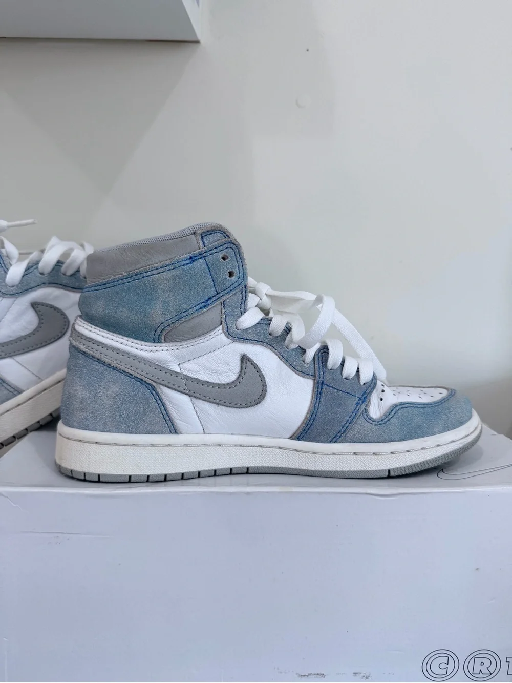 Nike Air Jordan 1 Retro High OG 'Hyper Royal' - Size US 5.5 / EUR 38